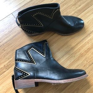 Lars Ugg Boots (black) barely worn